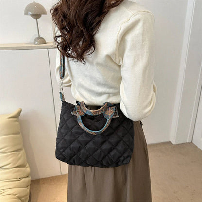 Designer Brand Lingge Quilted Padded Large